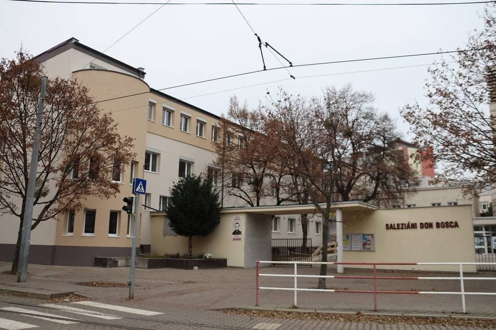 Budova provinciálneho domu z Miletičovej ulice